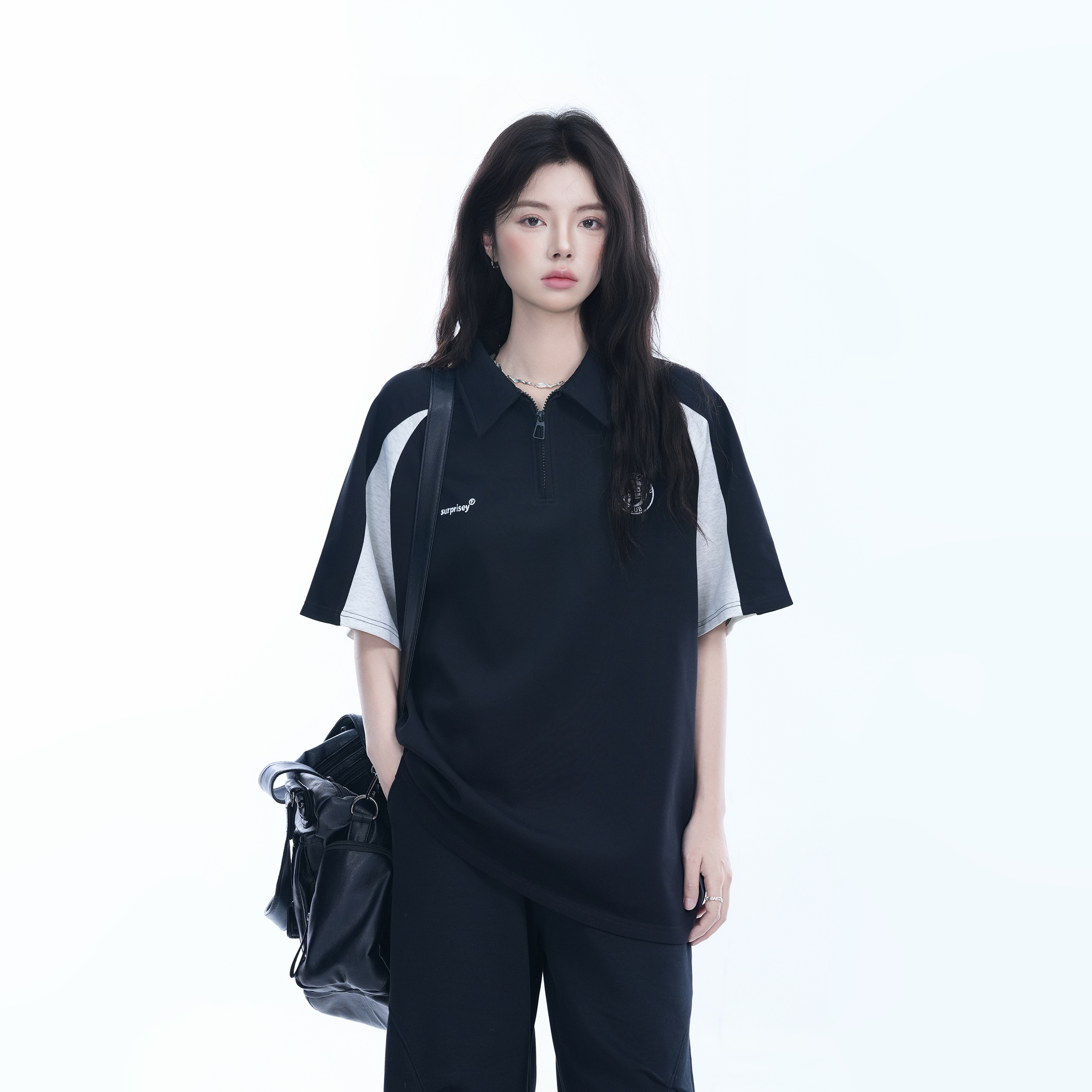 American Retro Half-Zip Collar Short-Sleeve T-Shirt for Women - Loose Fit Polo Style with Mountain-Inspired Graphic