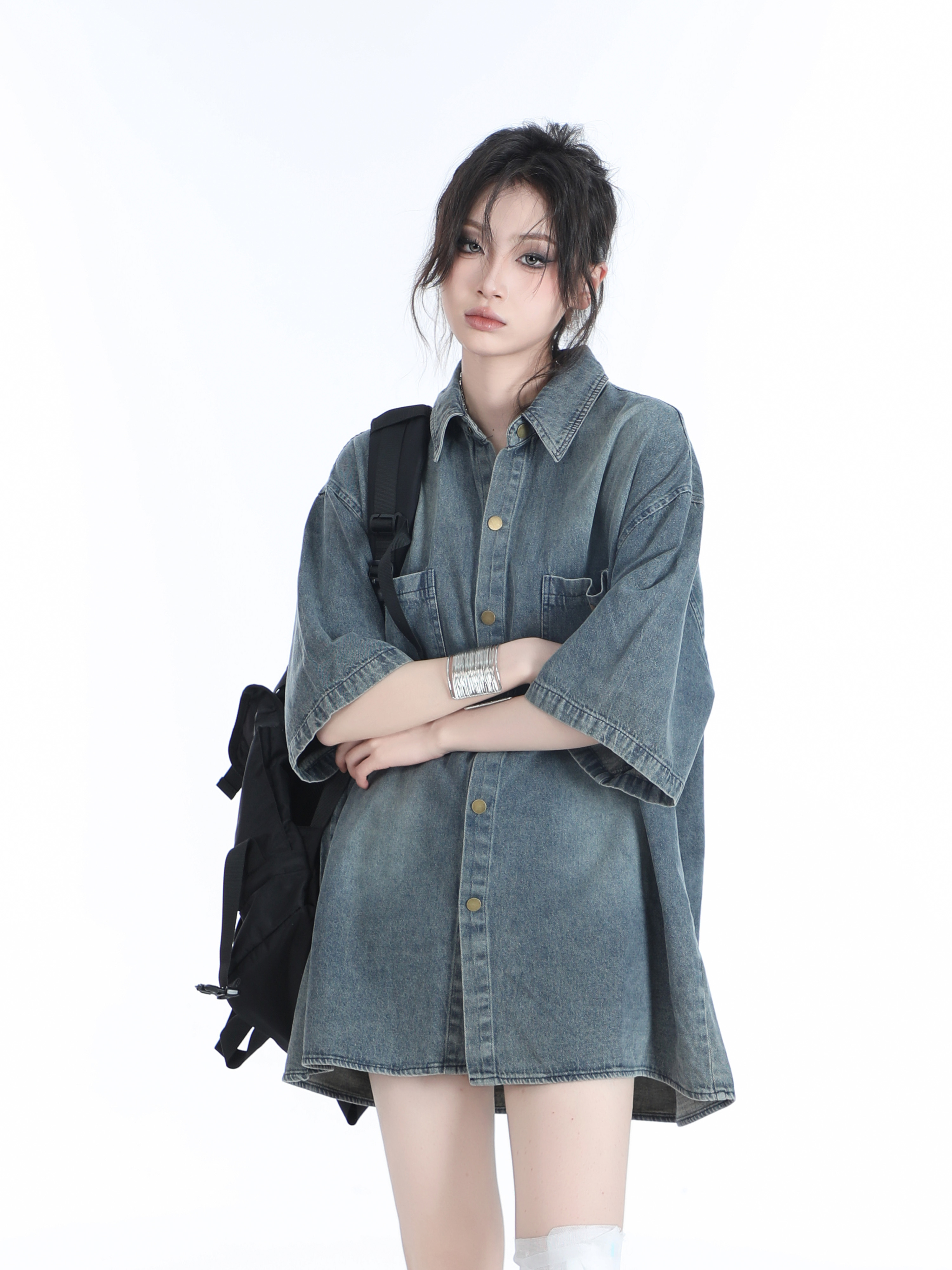 American Retro Heavy-Duty Washed Denim Short-Sleeve Shirt for Women, Unique Loose Fit, Casual Mountain-Inspired Style