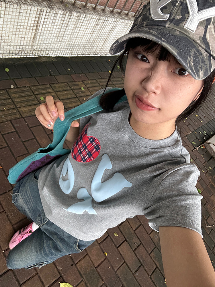 American Retro Plaid Heart Print Short Sleeve T-Shirt for Men and Women, Loose Casual Fit, Trendy Versatile Y2K Style Top