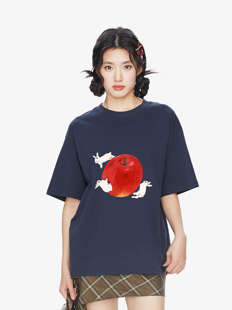 American Vintage Oil Painting Apple Print Short Sleeve T-Shirt for Women - Trendy Loose Cotton Top for Summer 2025