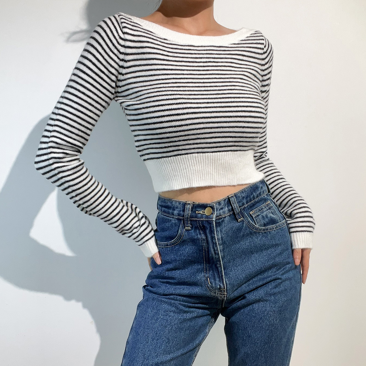 American Vintage Striped High-Waisted Cropped Long Sleeve Knit Sweater Top in Black and White - Y2K Retro Style Fashion