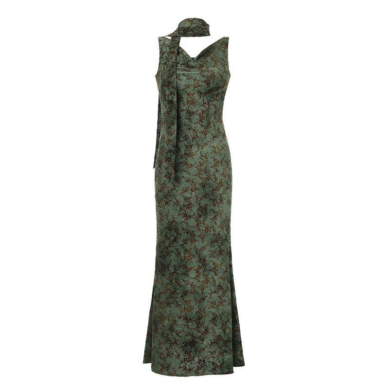 Ancient Charm Green Pine Fish Tail Long Dress for Women - Flowing Collar, Body-Hugging Chinese Style, Elegant Fashion
