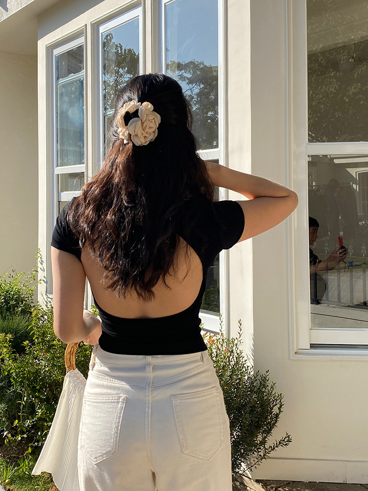 Backless Short Sleeve T-Shirt for Women, Slim Fit Round Neck Top with Chest Pad, French Style Sexy 90s Look