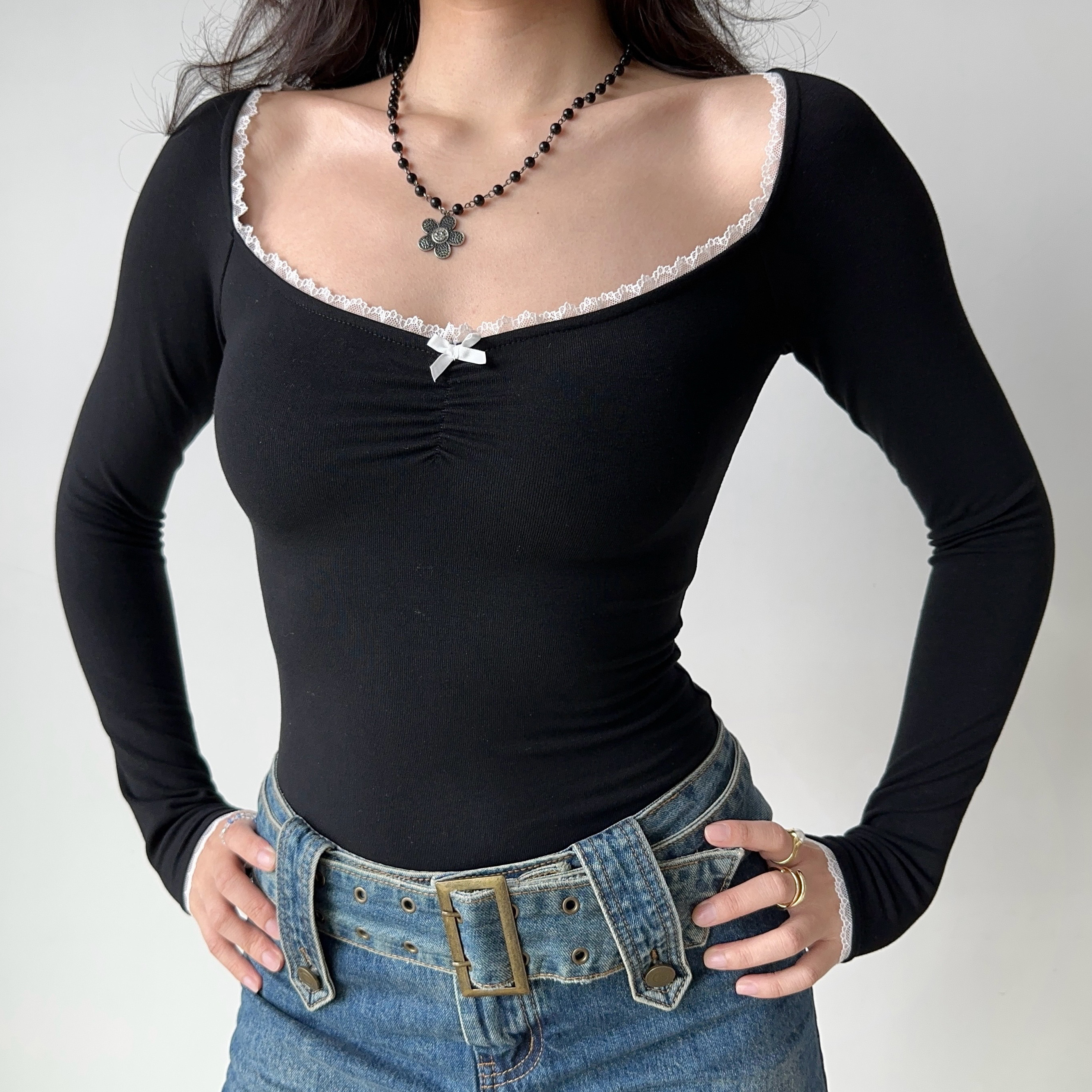 Ballet-Inspired Long Sleeve T-Shirt for Women with Lace Edges and Bow Detail - Chic Slim Fit Top for Spicy Y2K Style
