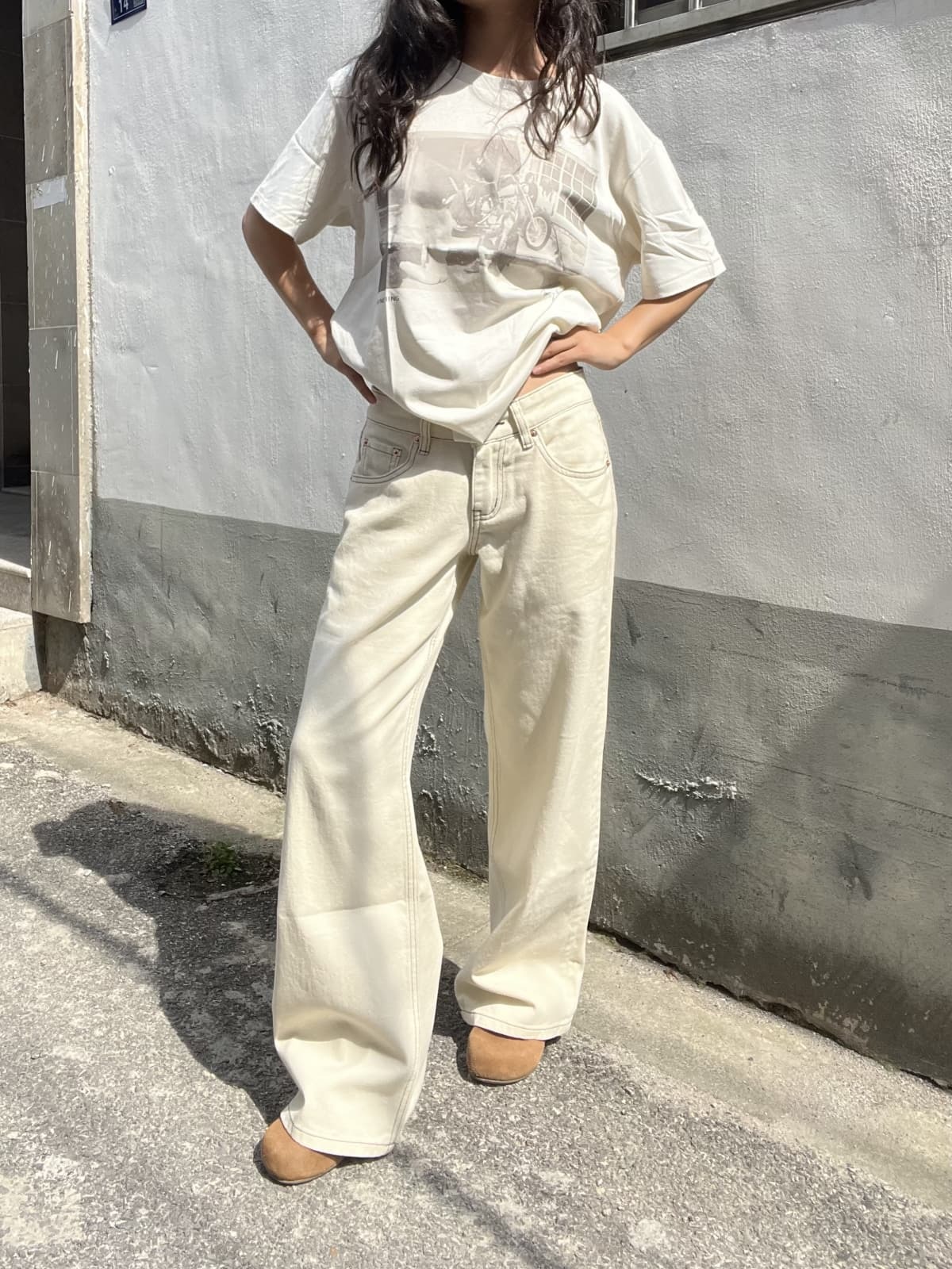 Beige Low-Waist Loose Slimming Straight Leg Pants for Petite Women - Spring 2025 Fashion Trend