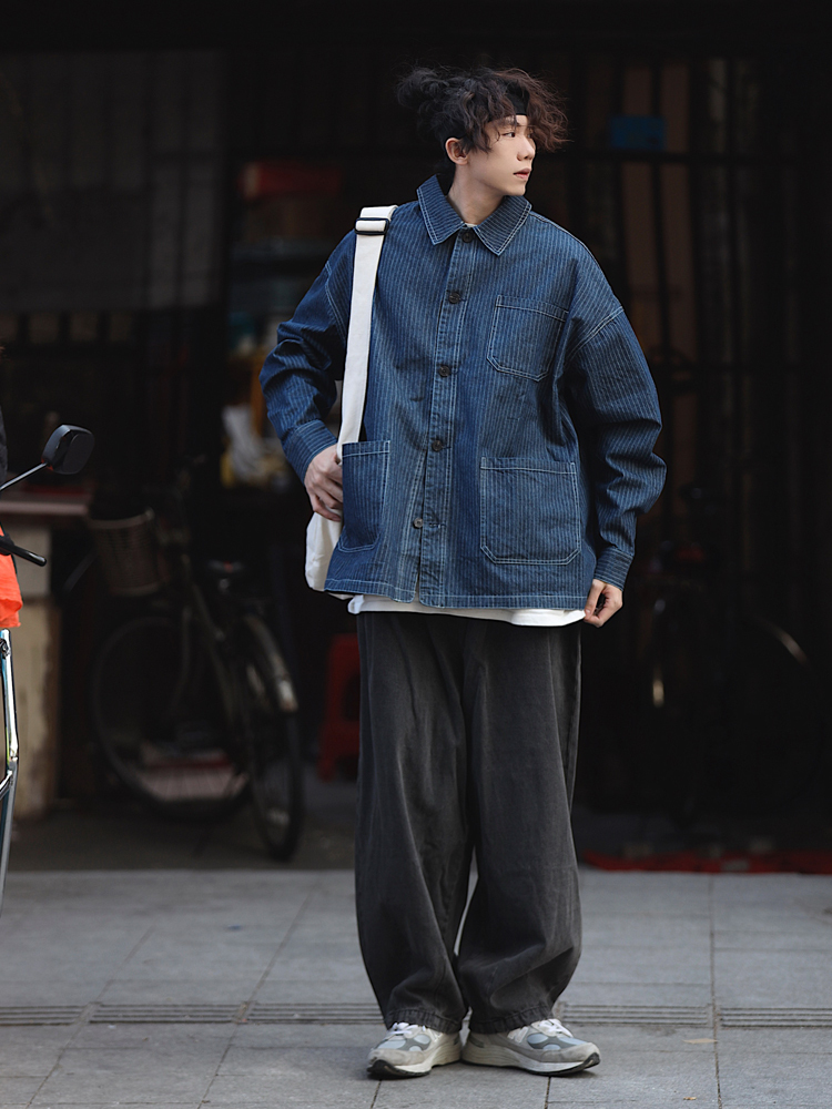 Black Loose-Fitting Retro Wide-Leg Cargo Pants for Men - Casual American Style, Trendy 90s Inspired Straight-Leg Design