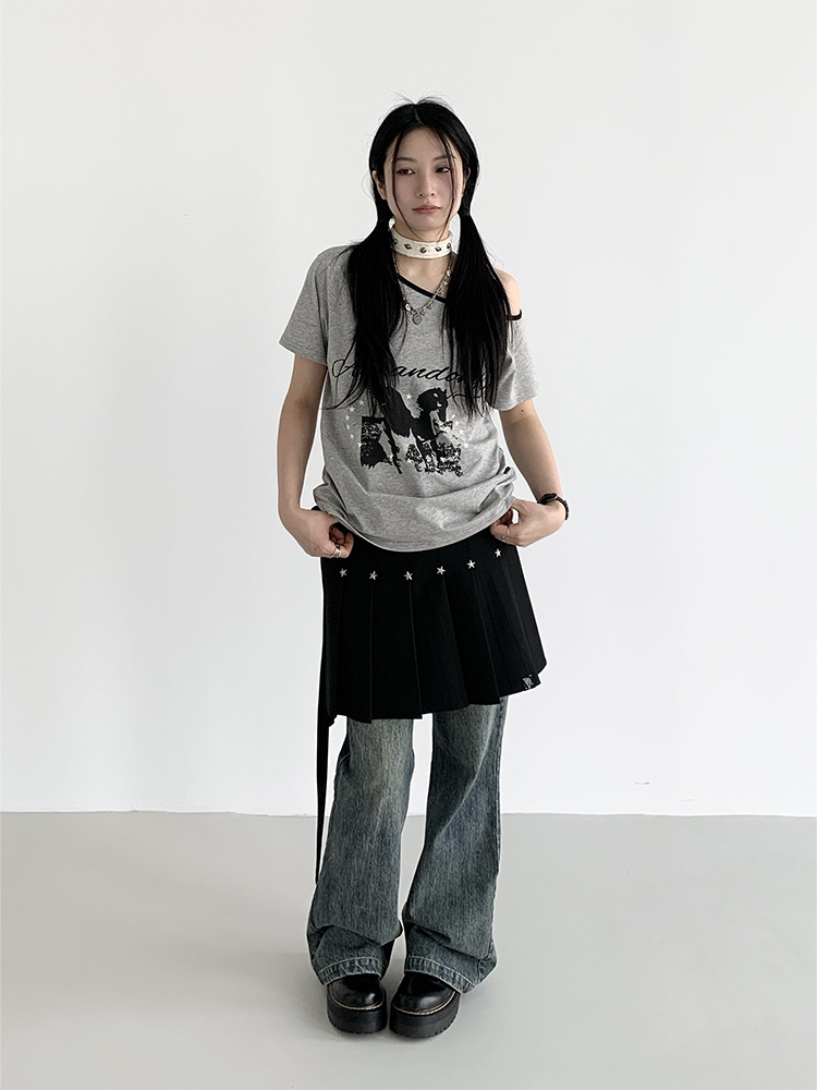 Black Star-Shaped Rivet Pleated Midi Skirt with Layered Design and Versatile Black Strap - Y2K Fashion Essential