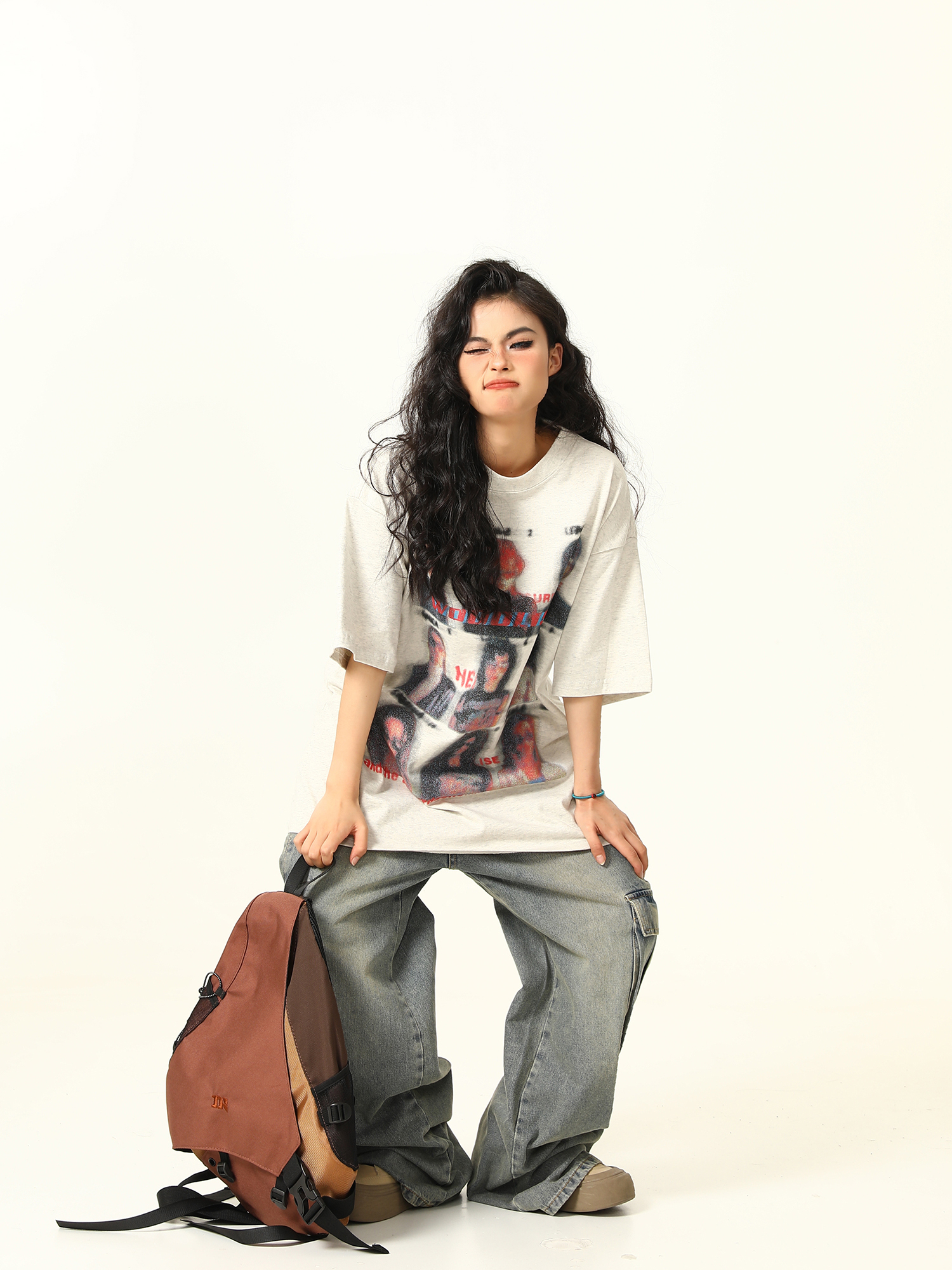 Blurred Portrait Print Vintage Floral Short Sleeve T-Shirt for Women - American Retro Style, Trendy Gray Tee