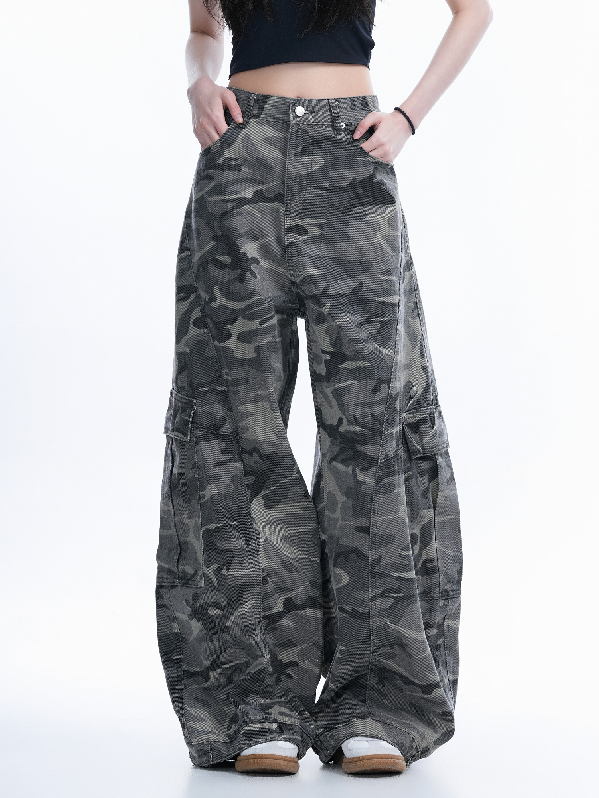 Camouflage Curved Knife Pants with Multiple Pockets - American Street Style Denim Work Pants for Trendy Casual Wear