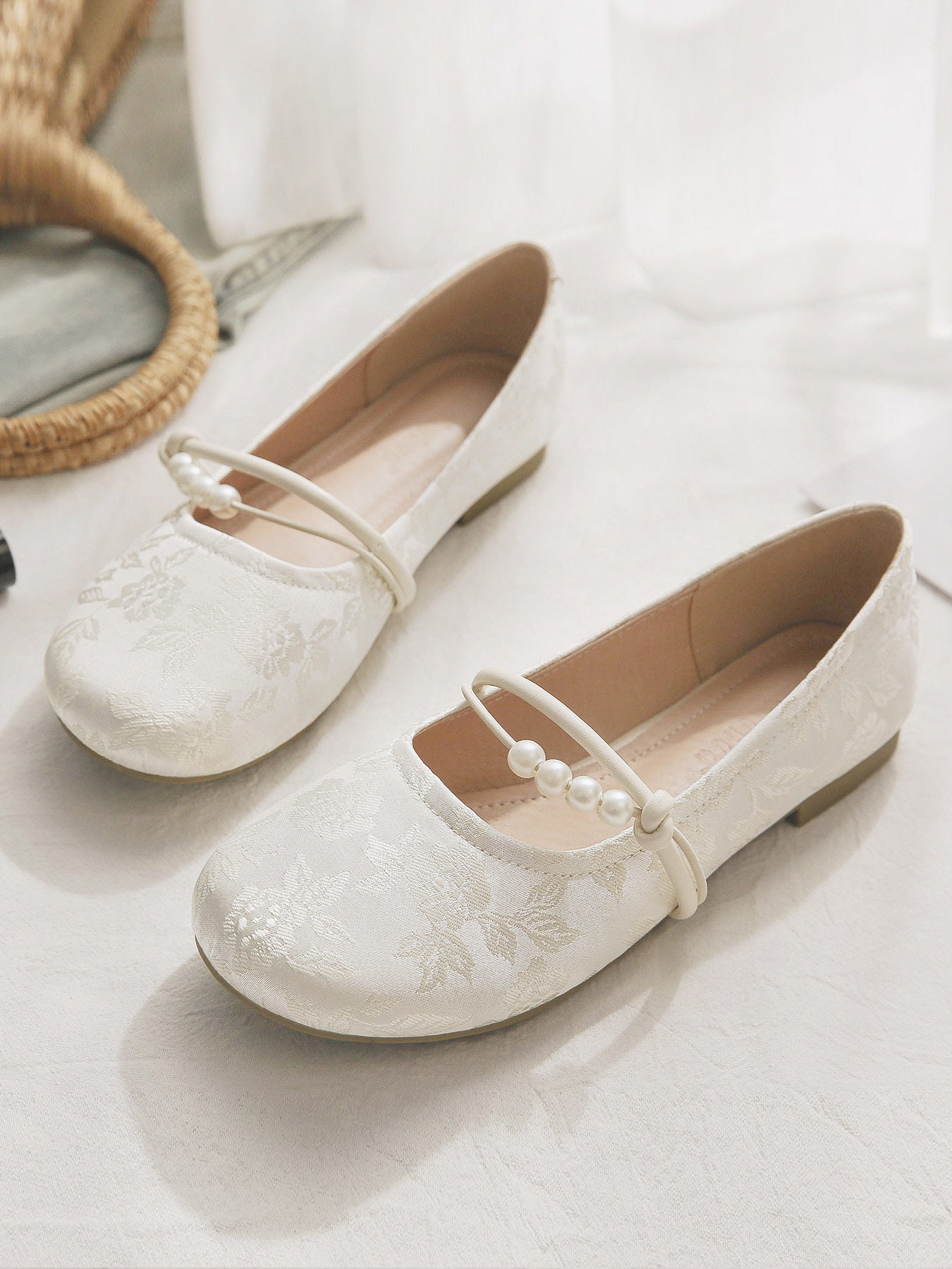 Chinese Style Sheepskin Mary Jane Shoes, Elegant Evening Flats for Women, Exquisite French Design, Perfect with Skirts and Dresses