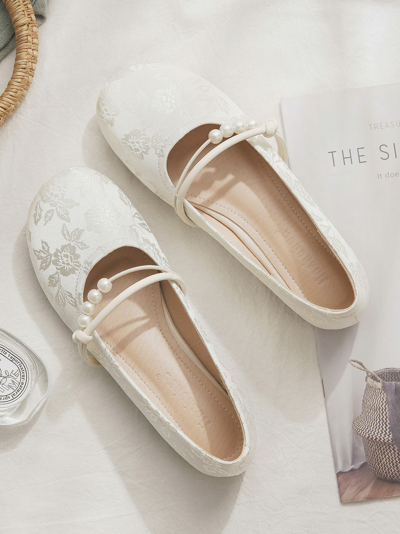 Chinese Style Sheepskin Mary Jane Shoes, Elegant Evening Flats for Women, Exquisite French Design, Perfect with Skirts and Dresses