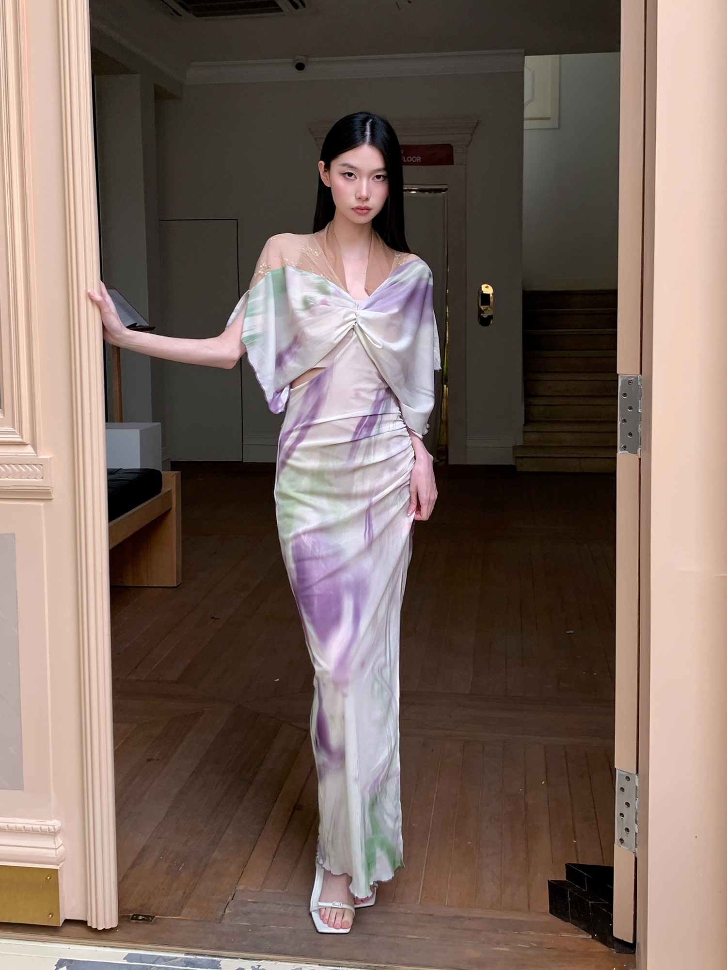Chinese-Style Vacation Dress with Chest Pads - Flowing Kite Shadow Design, Deconstructed Aesthetic for Effortless Summer Style