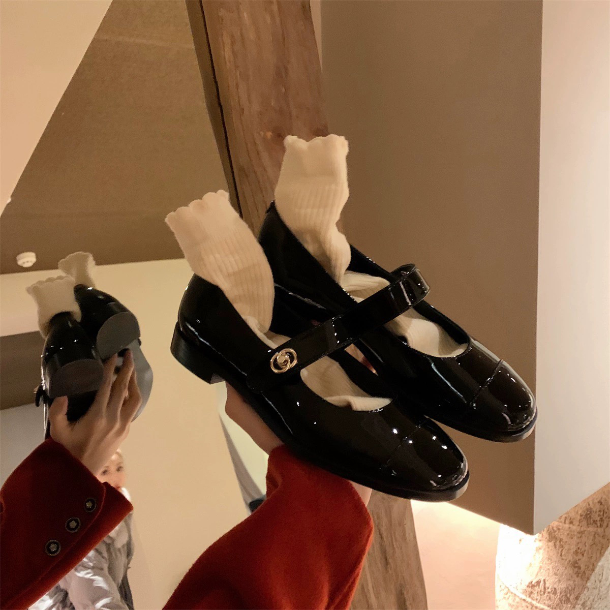Chunky Heel Round Toe Mary Jane Shoes for Women - Sheepskin Leather, British Style Black Flats, Versatile Fashion Footwear