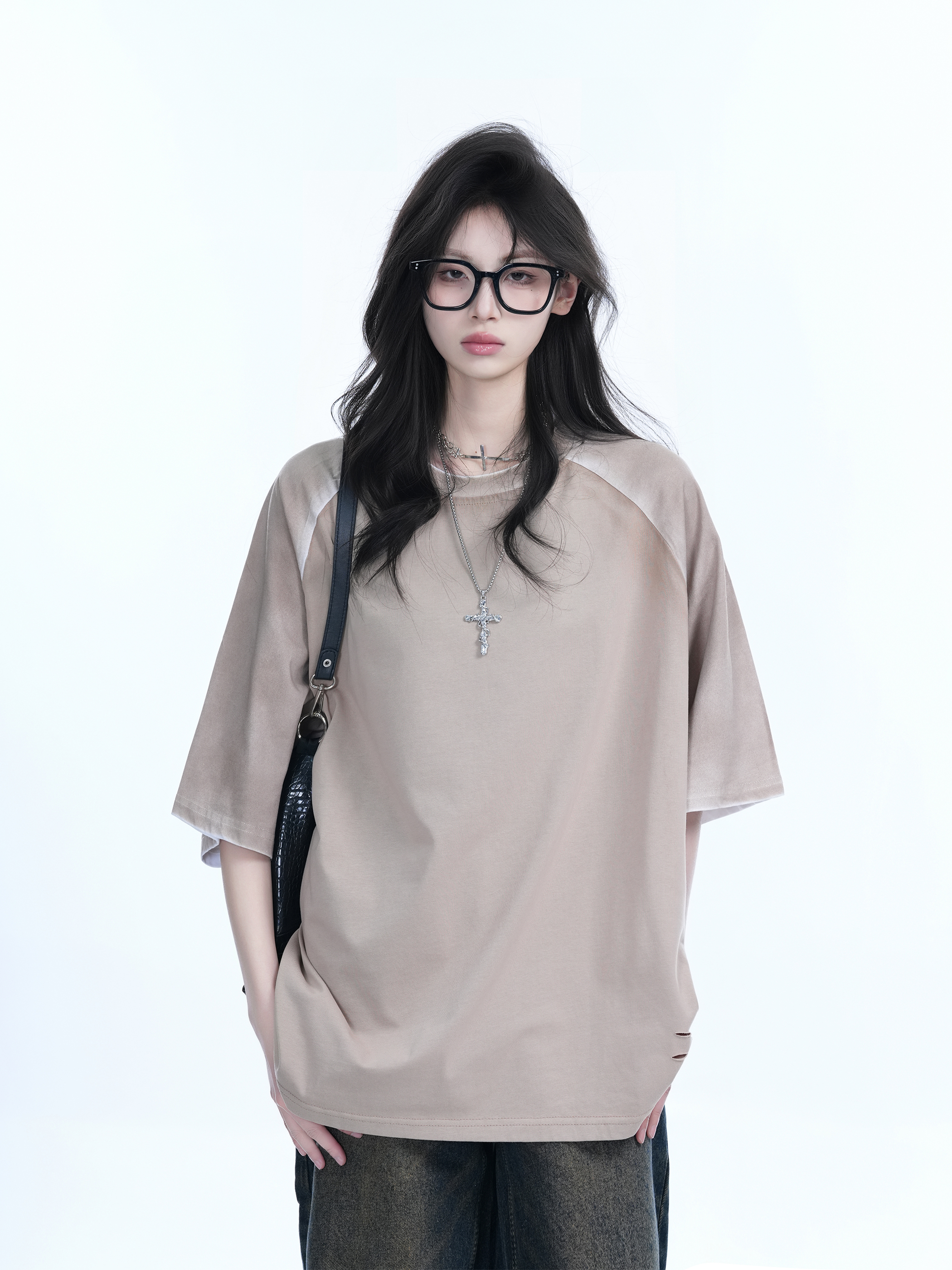 Color-Blocking Raglan T-Shirt for Women - Oversized Loose Fit Short Sleeve Tee with American Sports Style, Casual Trendy Look