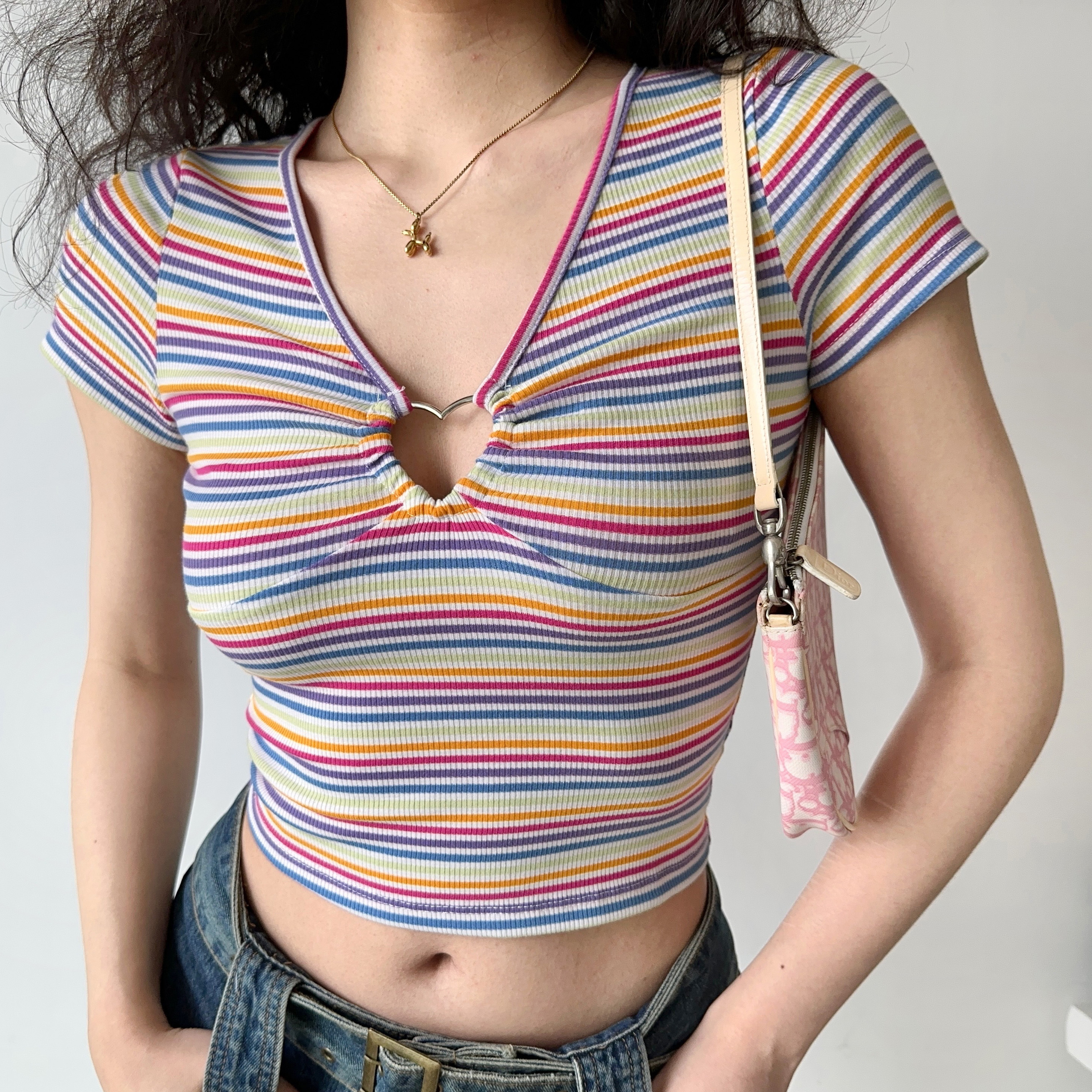 Colorful Striped Heart Button V-Neck Short Sleeve T-Shirt for Women – Slim Fit European American Style Y2K Fashion Top