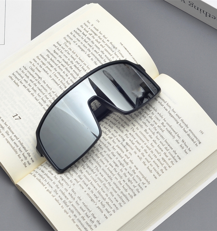 Cyberpunk Oversized Colorful Sunglasses for Men and Women - Trendy Futuristic Style for Skiing, Cycling, and Outdoor Activities