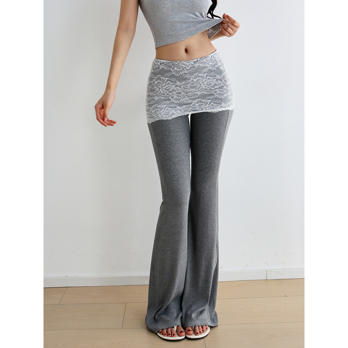 Dark Gray Sexy Slimming Leggings with Lace Trim and Flare - Yoga Base Pants for Stylish Athleisure and 90s-Inspired Fashion