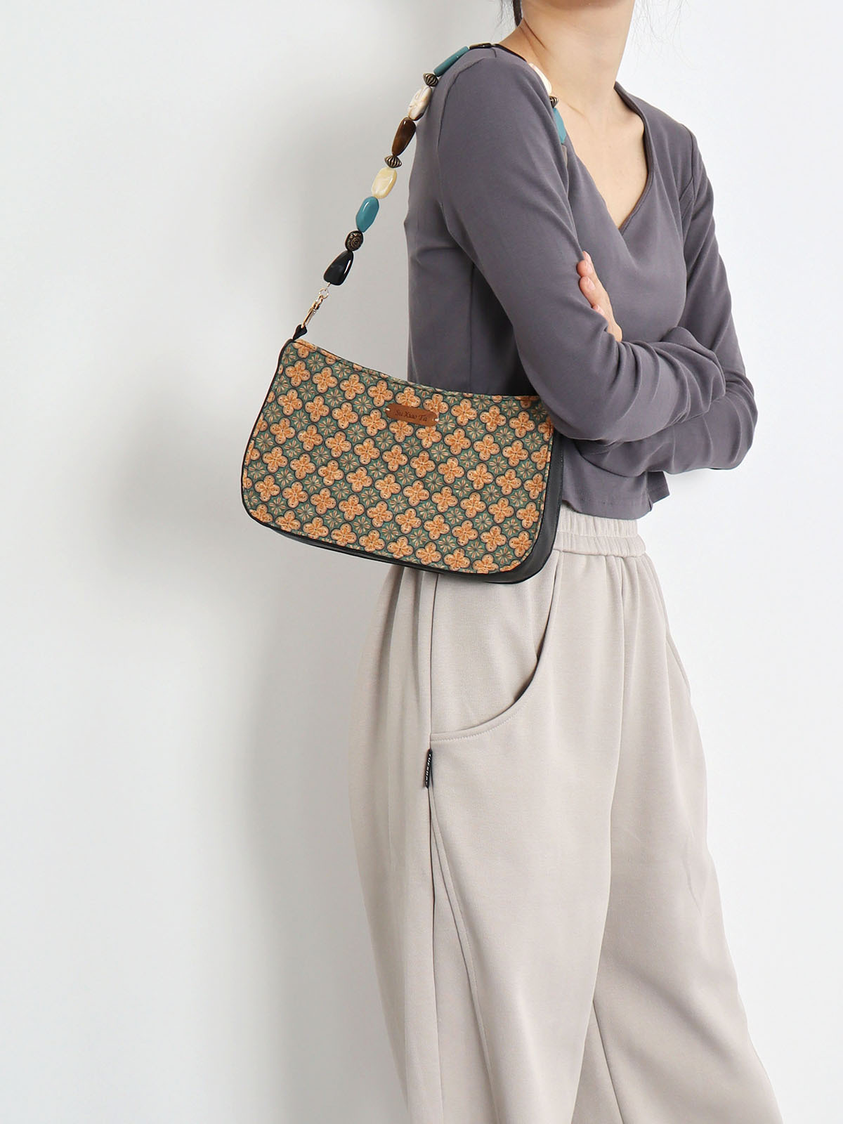 Double-Sided Floral Retro Underarm Bag with Beaded Strap, Vintage Chinese Style Hanfu Crossbody Bag, Unique Niche Design