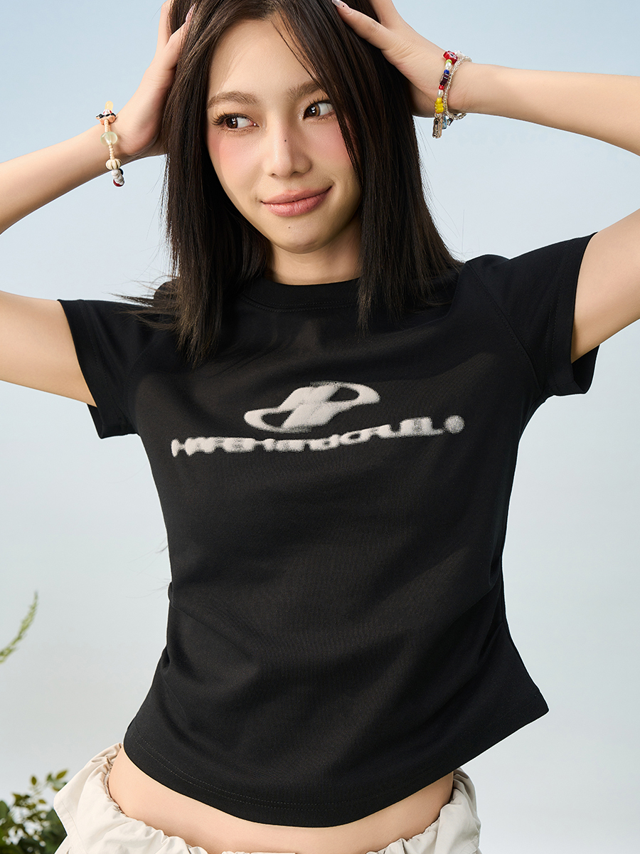 Elastic Knitted Logo Short-Sleeve Summer T-Shirt for Women - Slim Fit Casual Top, Perfect for 90s and Y2K Styles