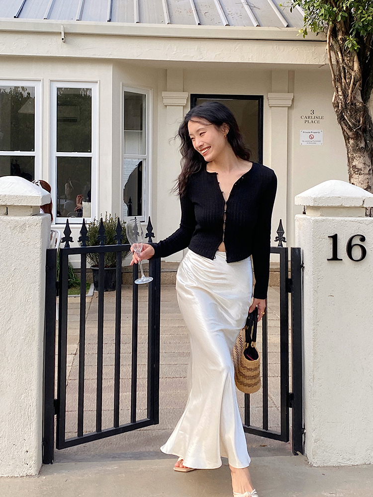 Elegant Glossy Satin Half-Length Mermaid Skirt - French Style Commuting High-End White Midi Skirt for Chic Outfits