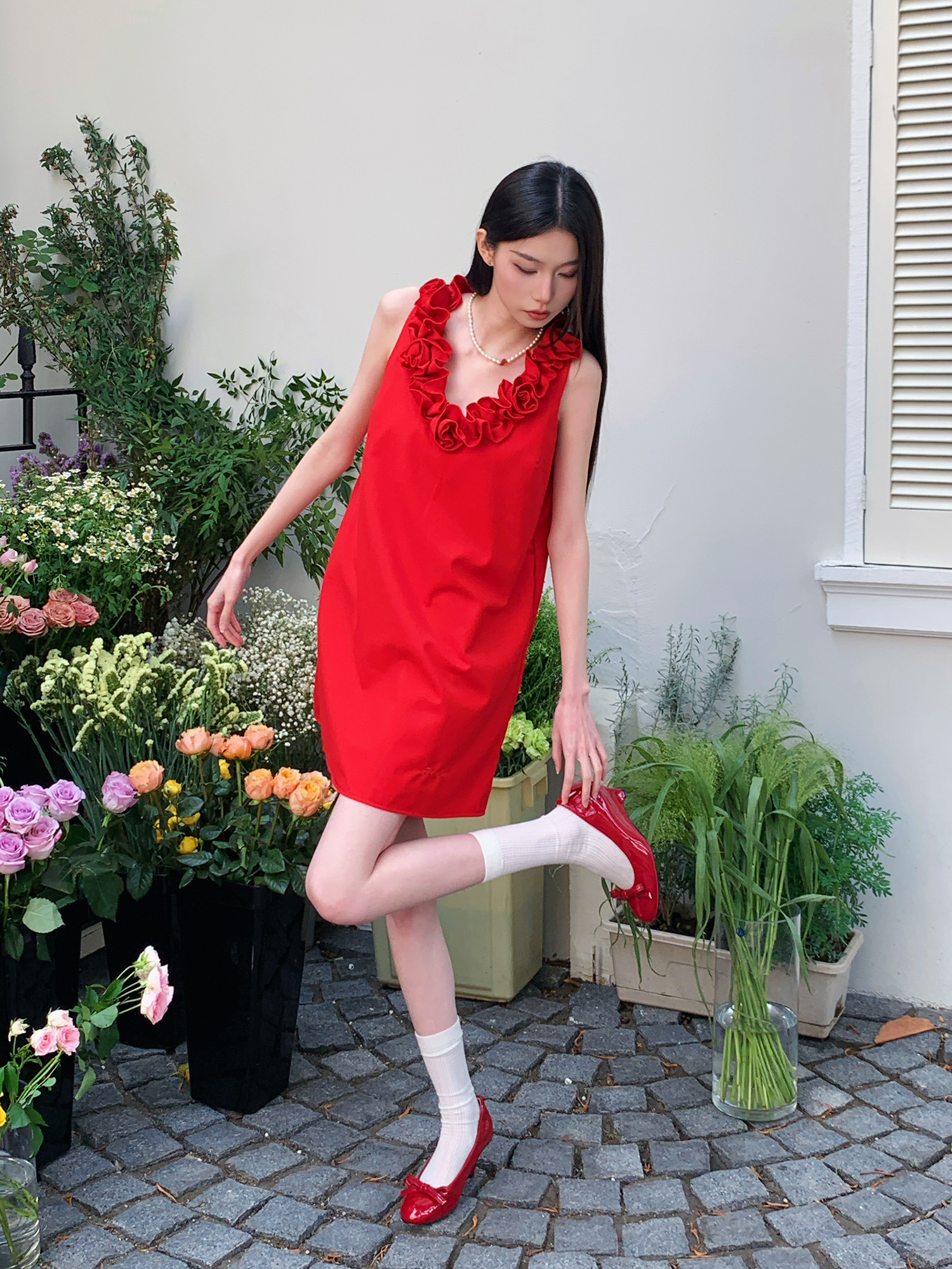 Elegant Slim Fit Sleeveless French Knot Rose Dress - Summer Short Skirt Tank Style for a Chic 90s Look