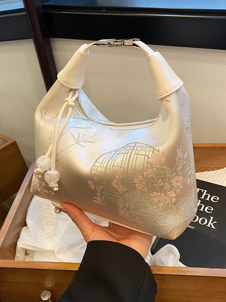 Embroidered Chinese Style Underarm Bag for Women - High-End Single Shoulder Crossbody Bag for Summer 2025
