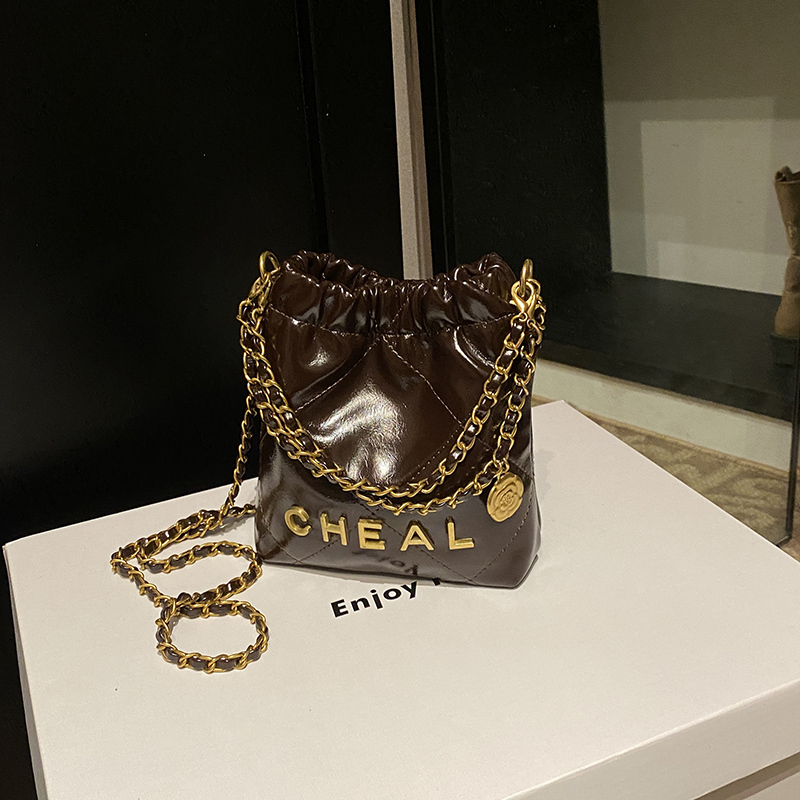 Fashionable Small Bucket Bag for Women - 2025 Spring/Summer Collection, High-End Diamond Pattern, Versatile Crossbody Shoulder Bag