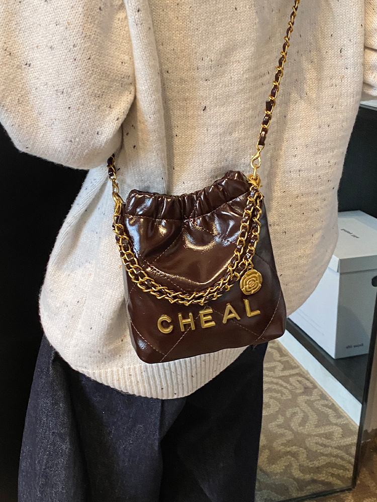 Fashionable Small Bucket Bag for Women - 2025 Spring/Summer Collection, High-End Diamond Pattern, Versatile Crossbody Shoulder Bag