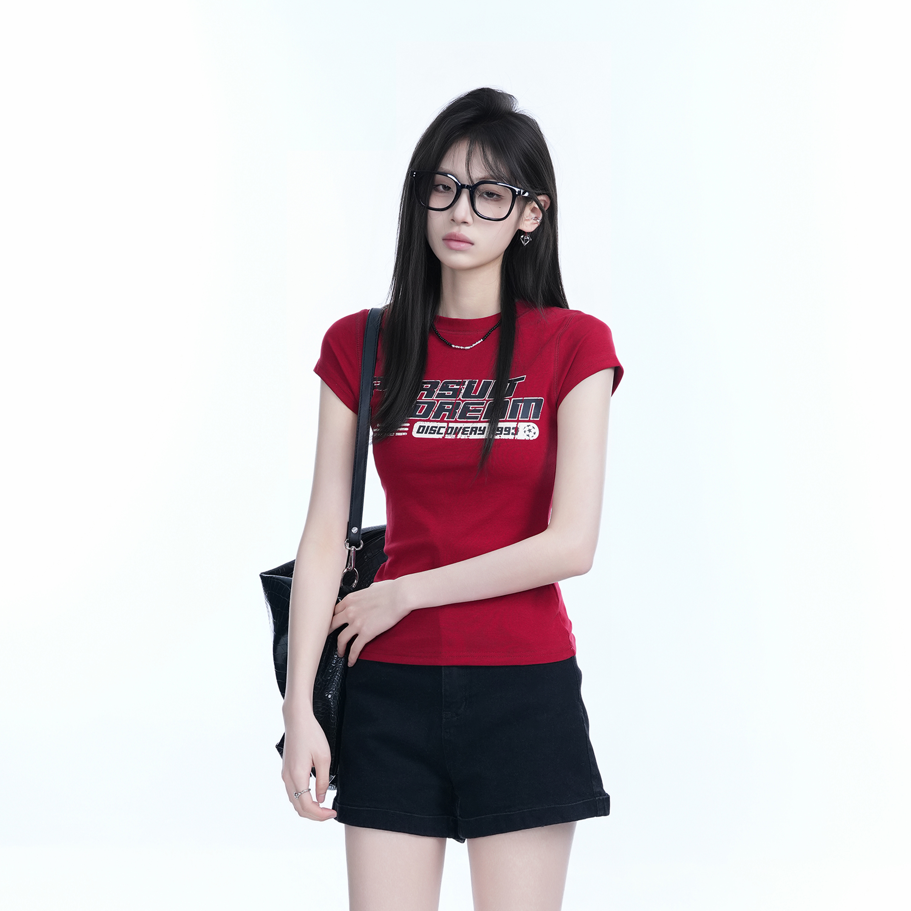 Fitted Red Short-Sleeve T-Shirt for Women - American Retro Style with "Sit and Eat Until the Mountains Are Empty" Print, Slimming Round Neck Design
