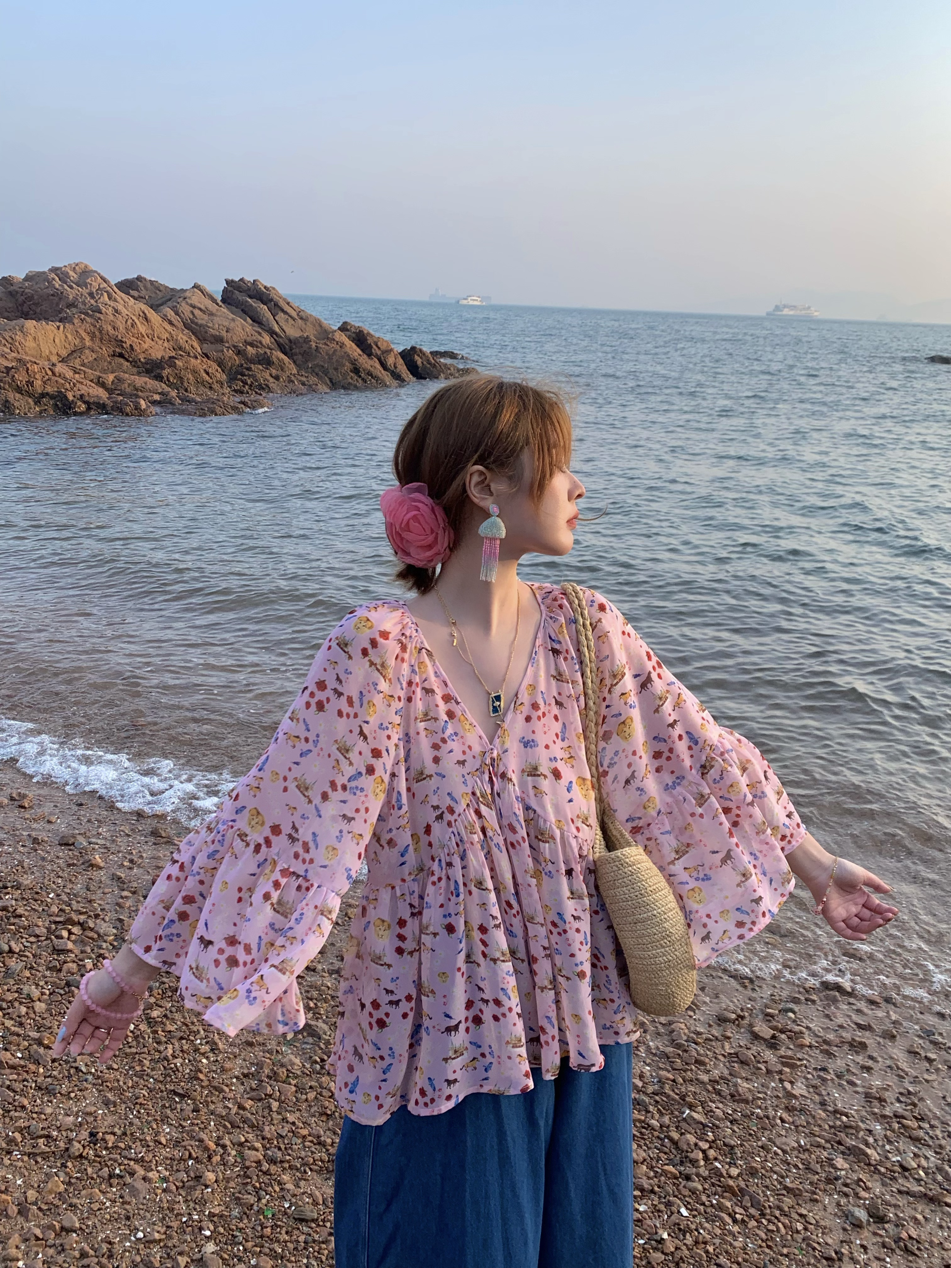 Floral Long Sleeve Chiffon Shirt for Women - Vintage 90s Style Loose Bell Sleeve Sun Protection Top