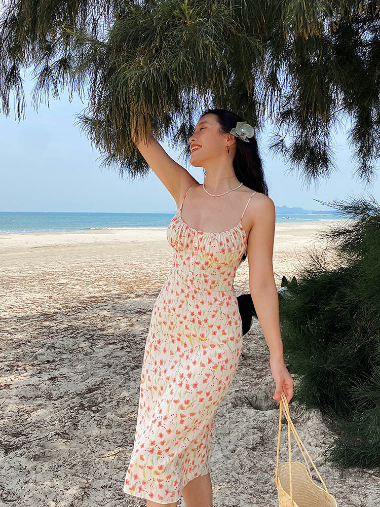 Floral Print Spaghetti Strap Dress, Slim Fit, Flattering French Style, Perfect for Summer, 90s Inspired Fashion
