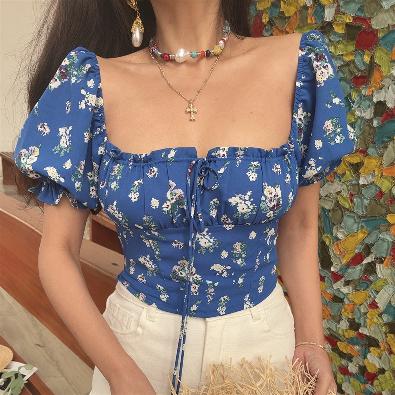 Floral Puff Sleeve Short Sleeve Vacation Shirt with Drawstring French Square Neck and Waist-Exposing Design for Spring/Summer 2025