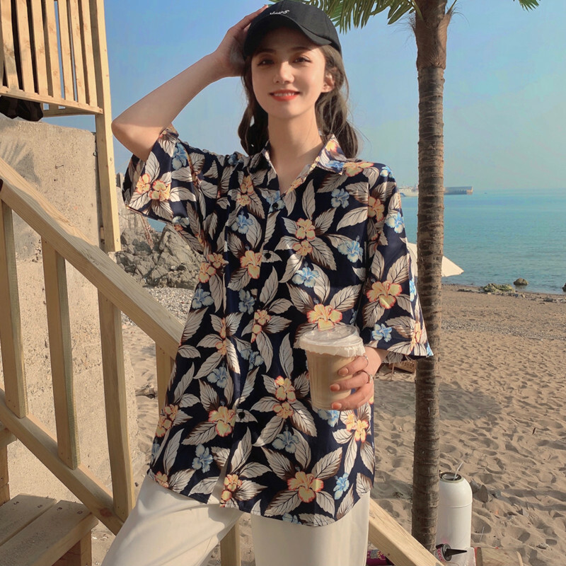 Floral Short-Sleeve Beach Shirt for Women, Retro Hawaiian Style, Chic Loose Top for Vacation, Instagram-Worthy Summer Fashion