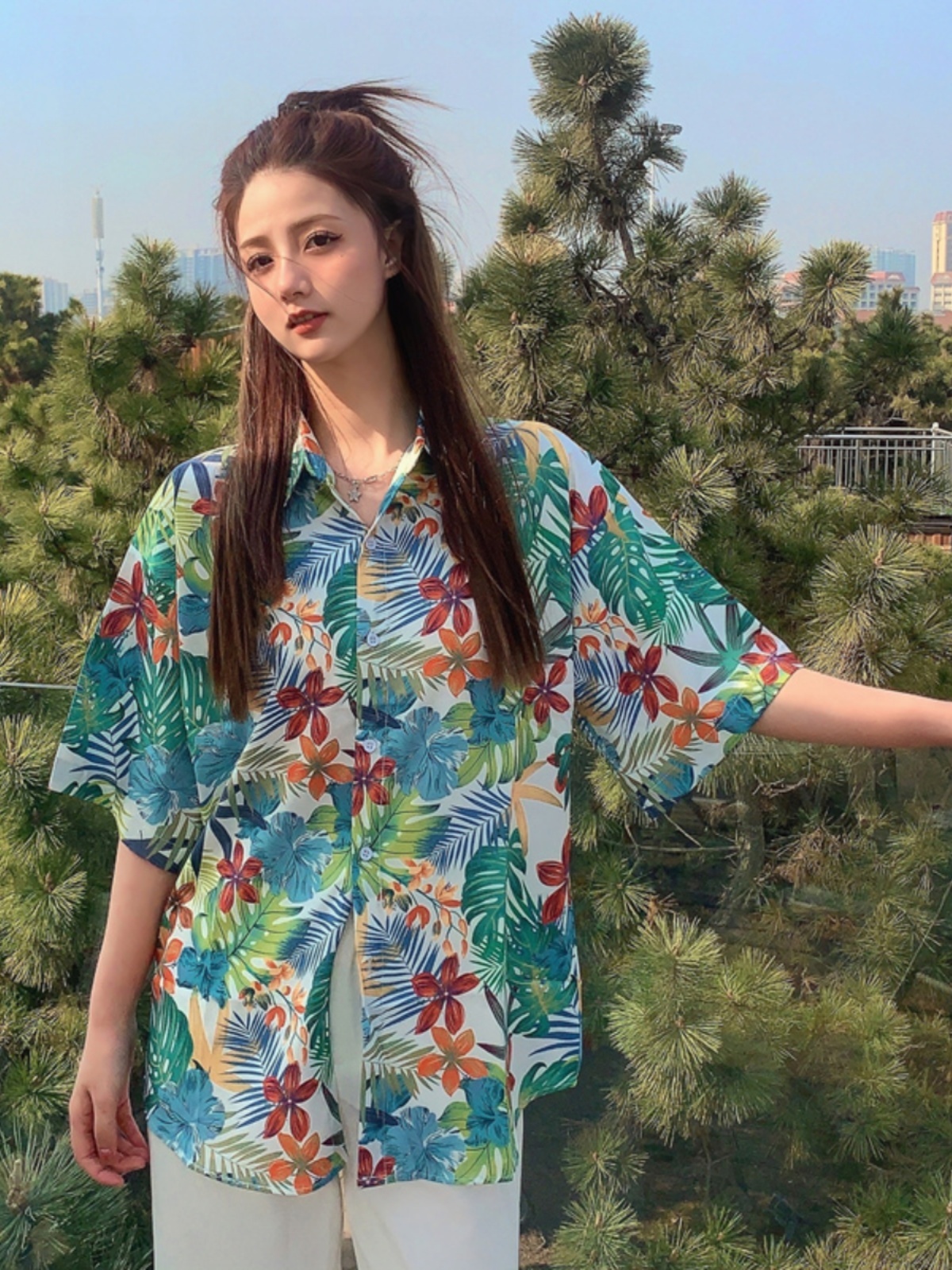 Floral Short-Sleeve Shirt for Women - Retro Hawaiian Style Loose Top for Beach Vacation, Y2K Inspired Fashion