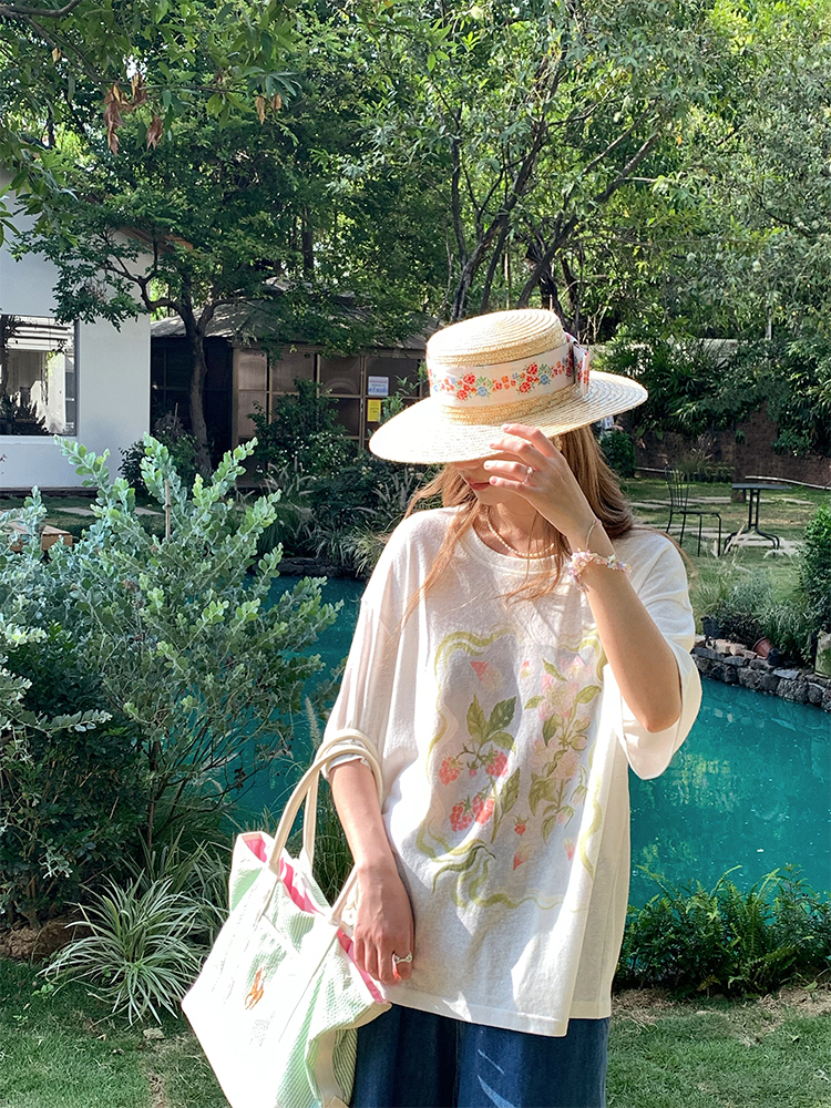 Flower Wish Berry Print White Linen Bamboo Short Sleeve T-Shirt for Women - Summer Loose Fit Vintage Style Top