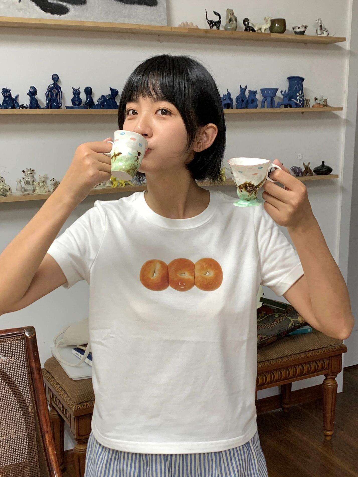 French Bread Print Shoulder-Baring Short Sleeve Top - Slim Fit Pure Cotton Fashion Tee for 25SS, Trendy Casual Wear