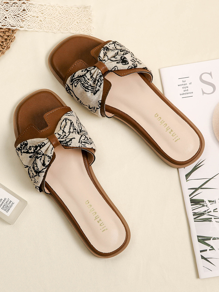 French Retro Sheepskin Flat Sandals for Women - Summer 2025 Beach Style, Perfect for Skirts and Outdoor Wear