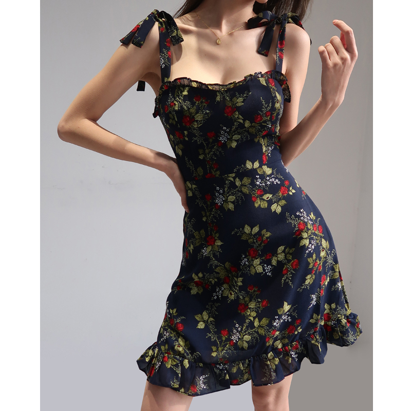 French-Style Black Floral Spaghetti Strap Dress with Vintage Lace-Up, High-Waisted A-Line Design for Women – Chic Summer Fashion