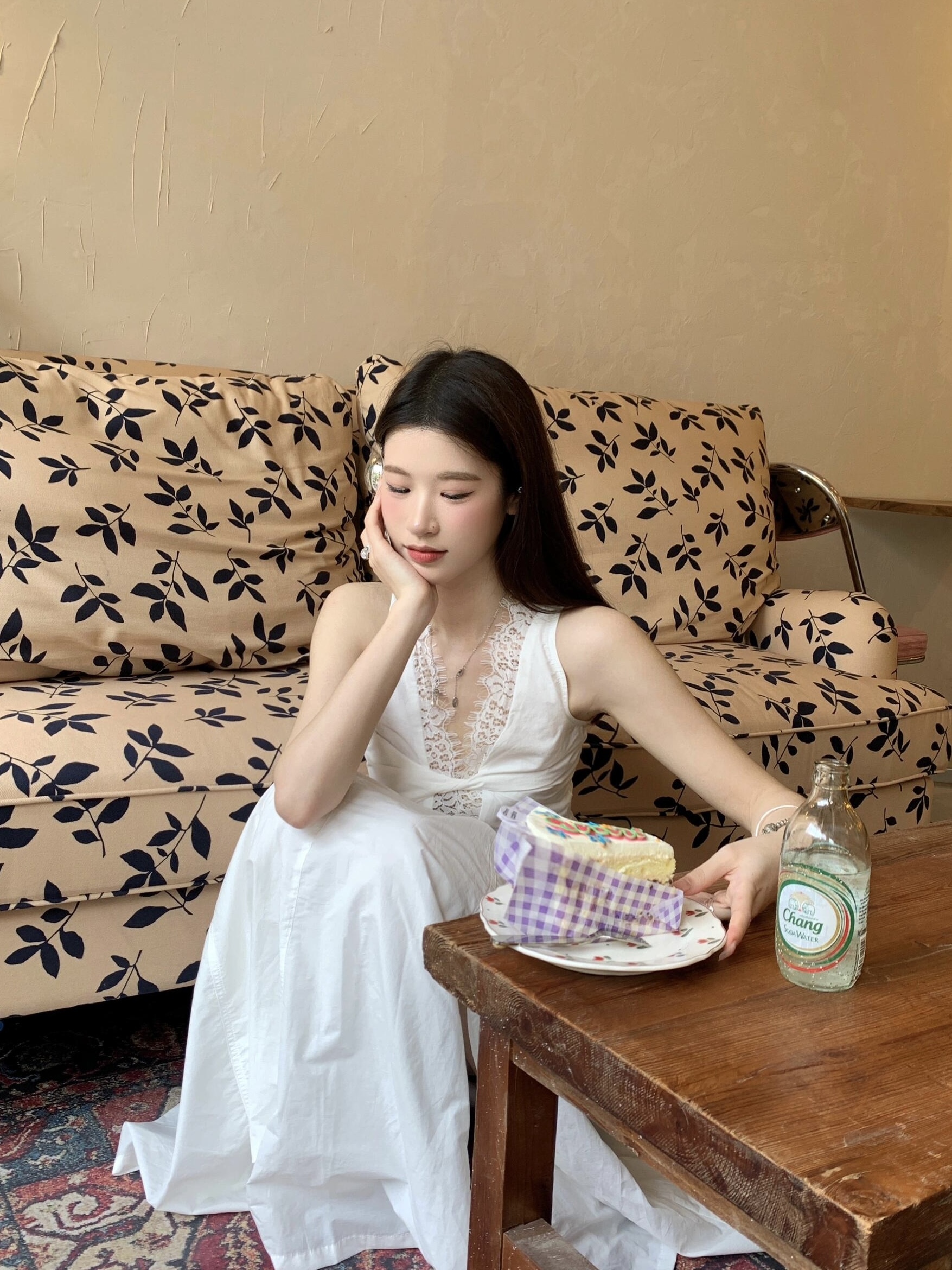 French Summer V-Neck Lace Dress Women's A-Line Vintage Slim Long Dress - Elegant 90s Inspired Style