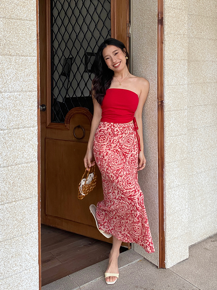 French Vintage Printed Midi Skirt in Bright Red - Vacation Style Long Wrap Skirt for Effortless 90s Chic