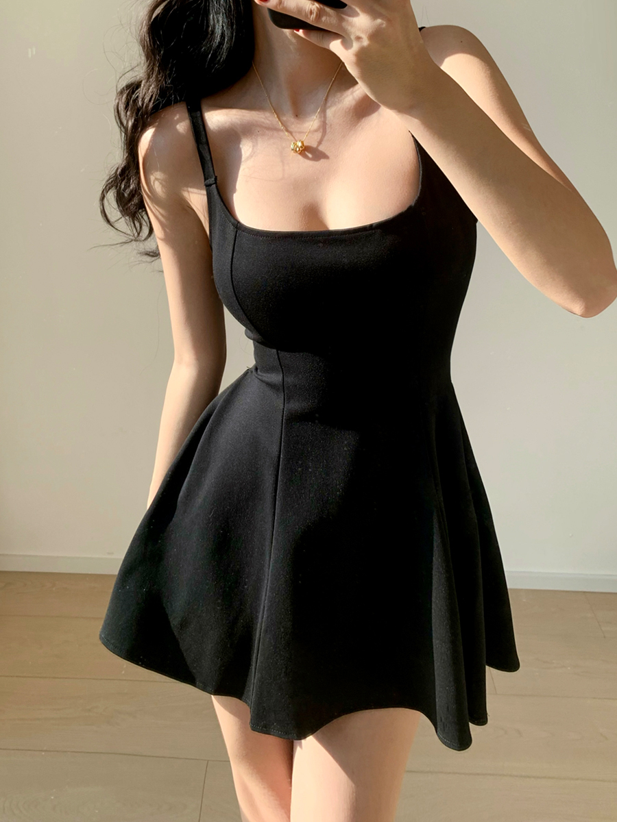 French Vintage Square Neck Black Waist-Defining Elastic Slimming Slip Dress for Women - Short Skirt Vacation Style