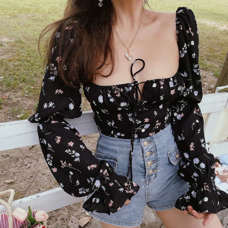 French Vintage Square Neck Lantern Sleeve Waist-Defined Short Vacation Shirt for Women - 2025 Spring/Summer Fashion