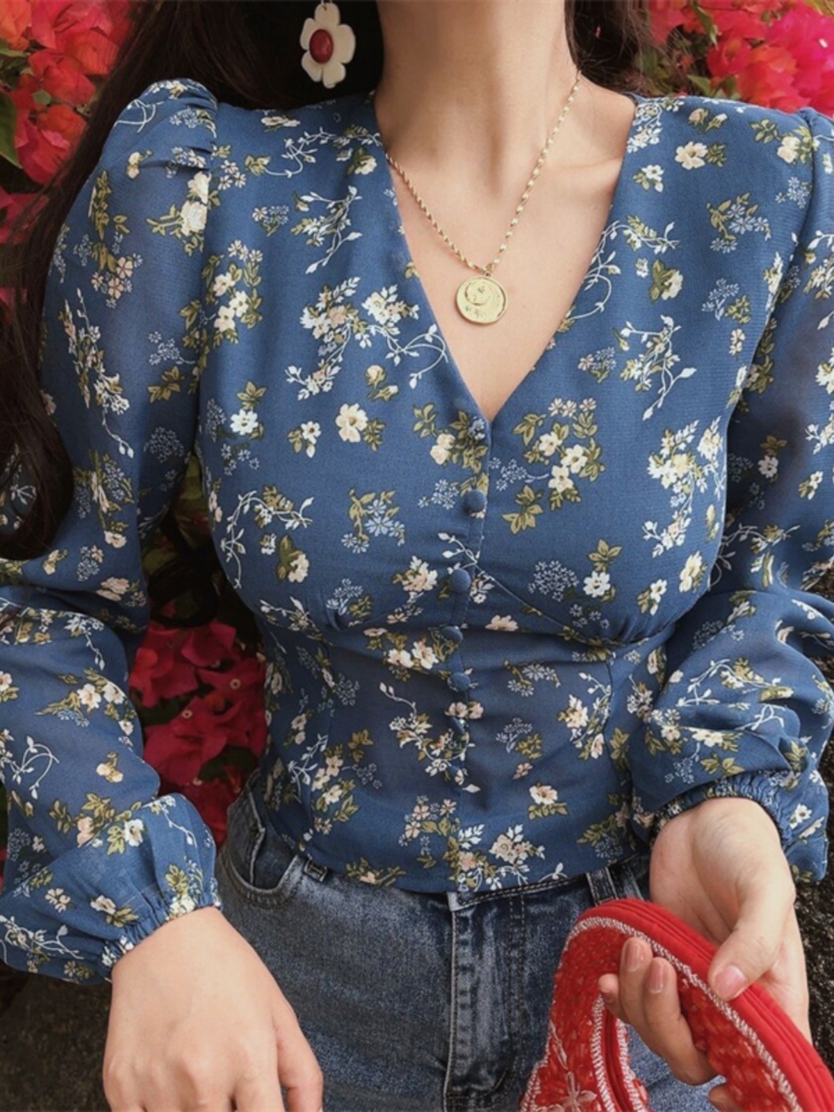 French Vintage V-Neck Puff Sleeve Ultra Slimming Long Sleeve Blouse - Chiffon Shirt for Vacation - Spring/Summer 2025 Fashion