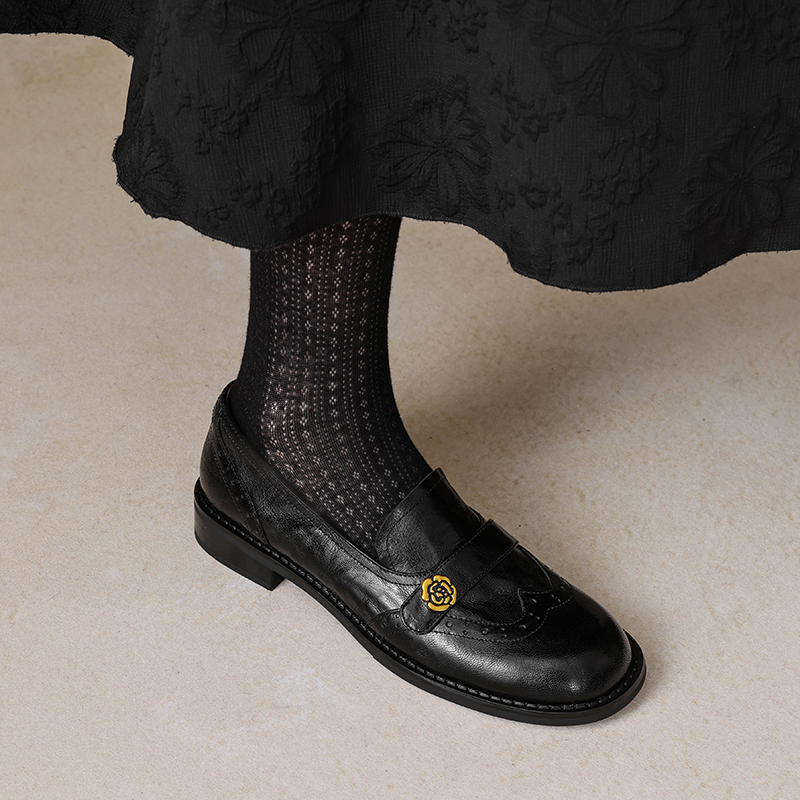 Genuine Leather Round Toe Camellia Loafers for Women, British Style Brogue Carved Flats, Vintage Inspired Footwear