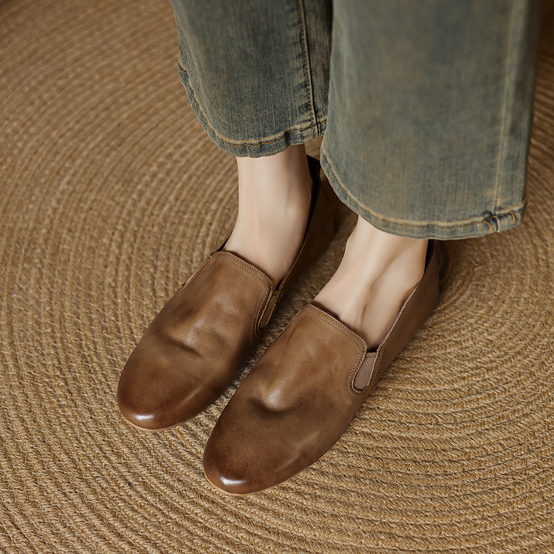 Genuine Leather Round Toe Slip-On Loafers for Women - Vintage French Style Flat Shoes - Autumn 2025 Fashion Footwear
