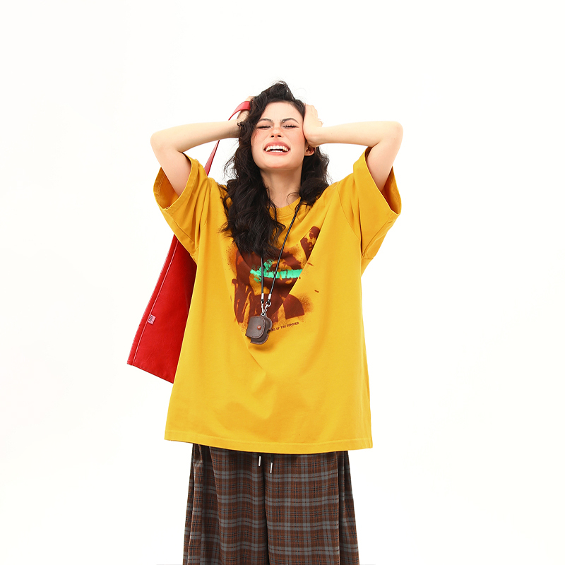 Ginger Yellow Retro Printed Short Sleeve T-Shirt for Women, Trendy Loose Fit Casual Tee, Summer 2025 Fashion