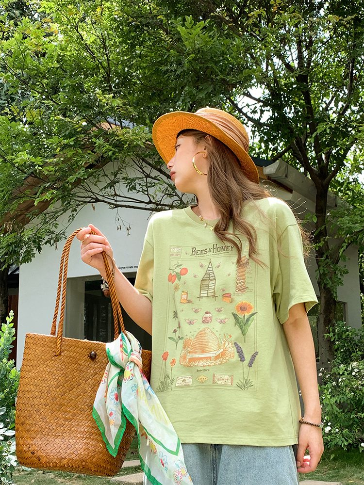 Green Retro Printed Short Sleeve T-Shirt for Women - Vintage Style Loose Drop Shoulder Top for Summer, 90s Inspired