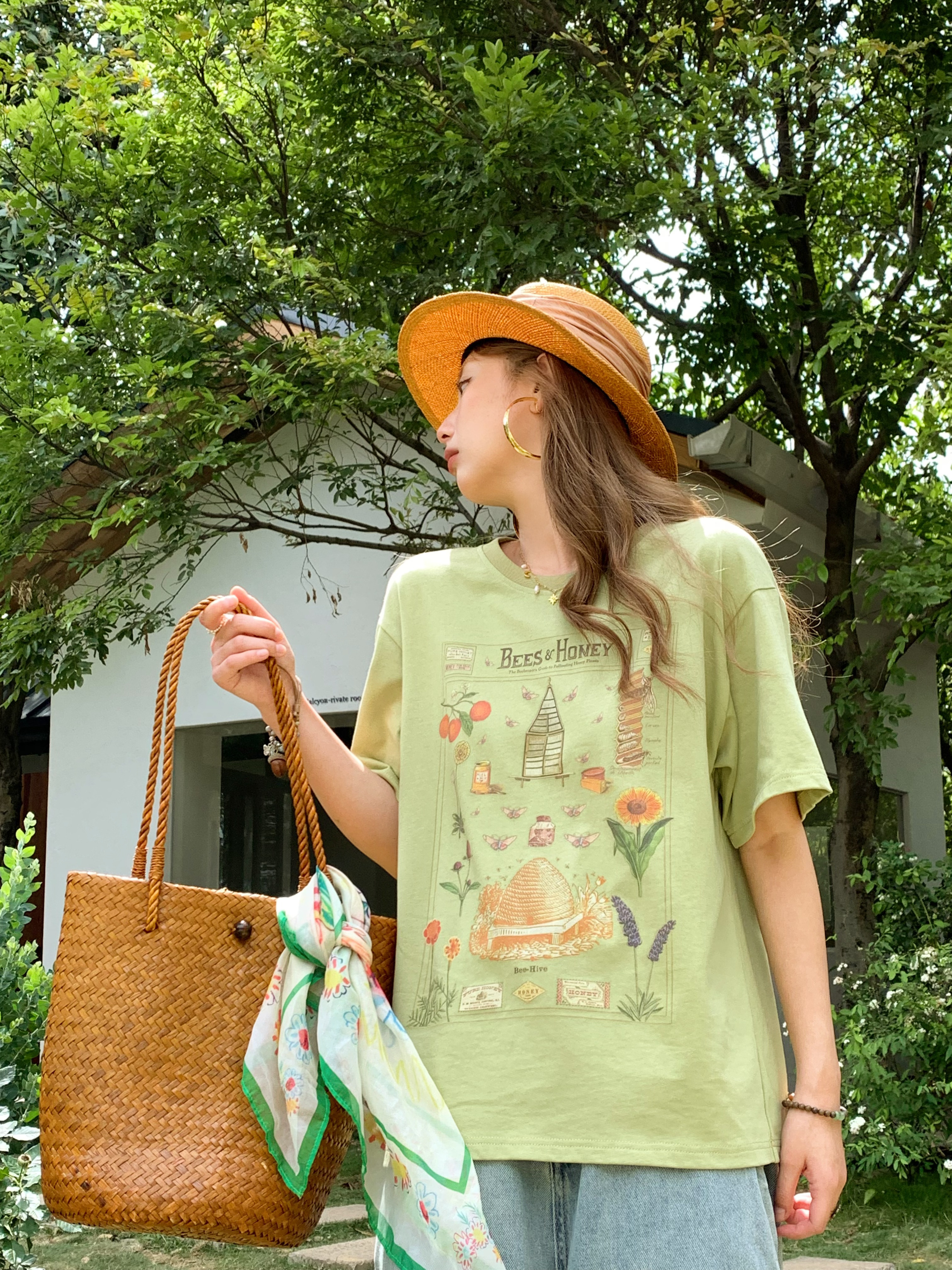 Green Retro Printed Short Sleeve T-Shirt for Women - Vintage Style Loose Drop Shoulder Top for Summer, 90s Inspired