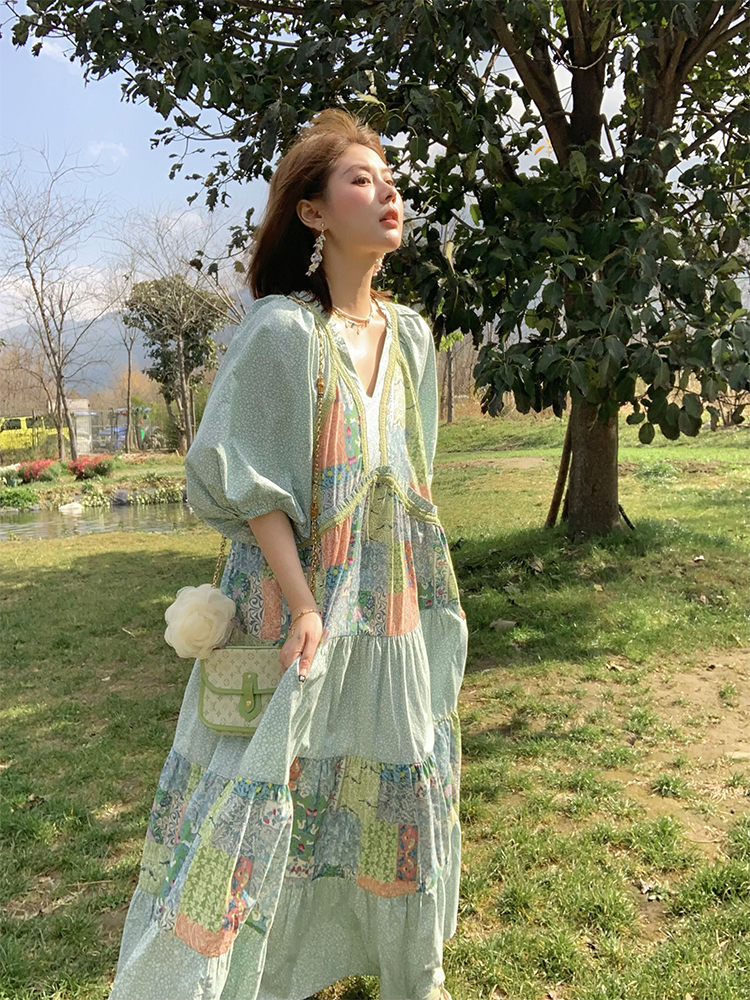 Green Retro V-Neck Dress for Women - Bohemian Long Skirt, Vintage Style, Spring Fashion, Summer of the Cicada