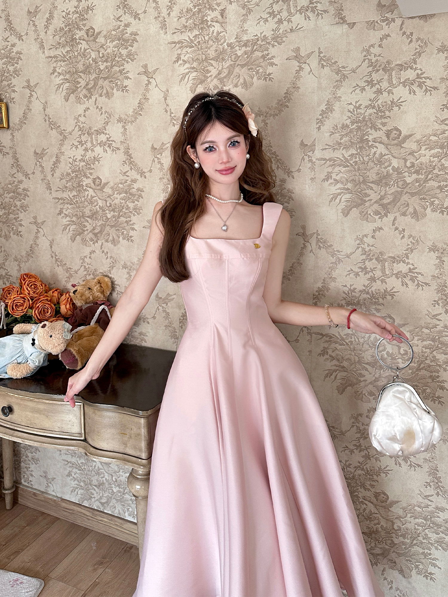 High-End Minimalist Backless Spaghetti Strap Evening Dress with Fishbone Detail | Spring & Autumn Fashion